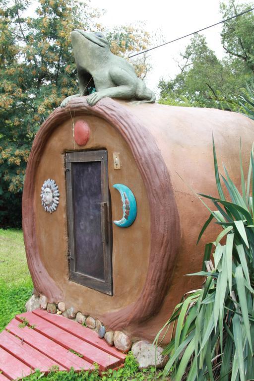 Hobbit Hut Hotel Geyserville Buitenkant foto